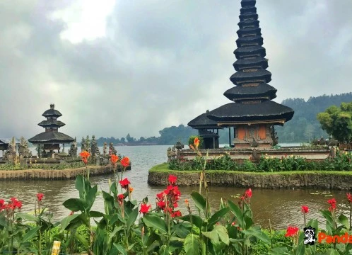 【バリ島】ウルン ダヌ ブラタン寺院・タマンアユン寺院・タナロットでのサンセット♪バリ島パワースポット1日満喫観光＜昼食・夕食付き＞